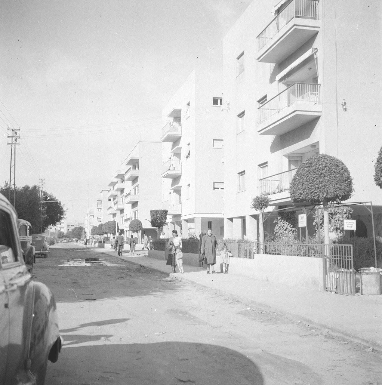 Historical view of Weisel Street, Tel Aviv, c. 1949